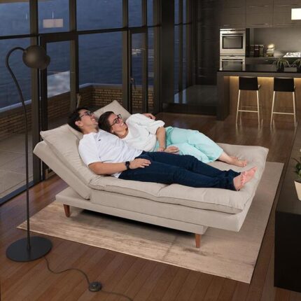 Sofá Cama Vancouver Com Banqueta Suede Reclinável Pés Madeira Areia Império